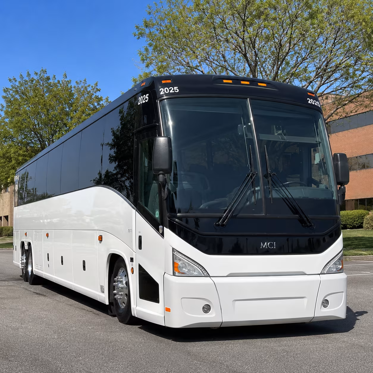 shuttle buses to bank of nh pavilion on lake winnipesaukee